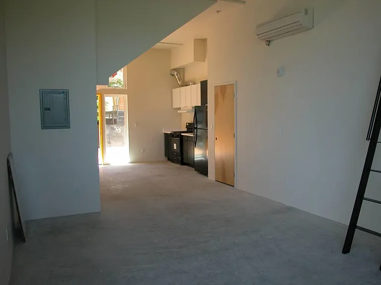 4110 SE 28th Pl #204 — Photo 3