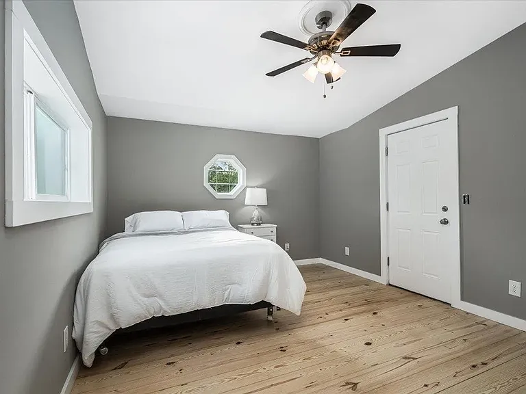 58 Violet St — Photo 24