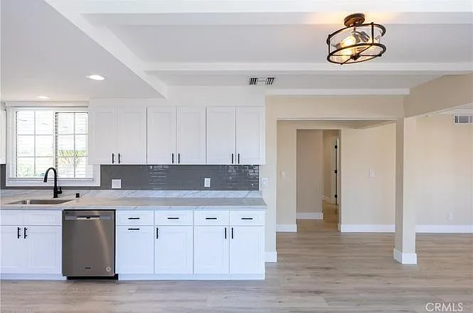 15815 Silvergrove Dr — Photo 7