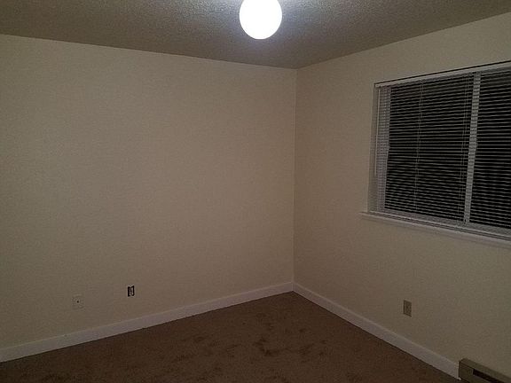 5th image of 2950 SE 38th Ct