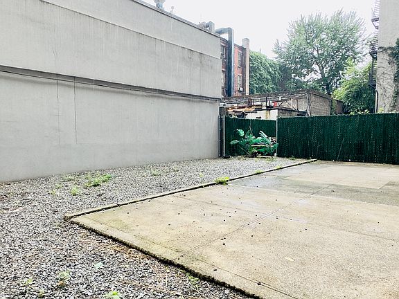 4th image of 310 W 47th St APT 1K