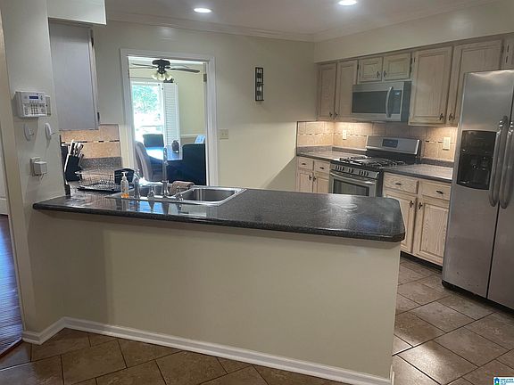 4th image of 6431 Diane Ct
