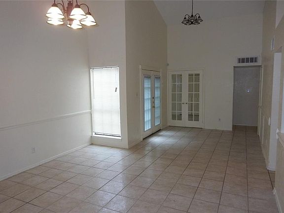 4th image of 446 Justice Dr