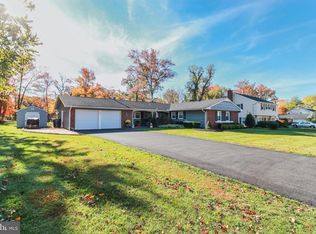 150 Country Club Rd, Willingboro, NJ 08046