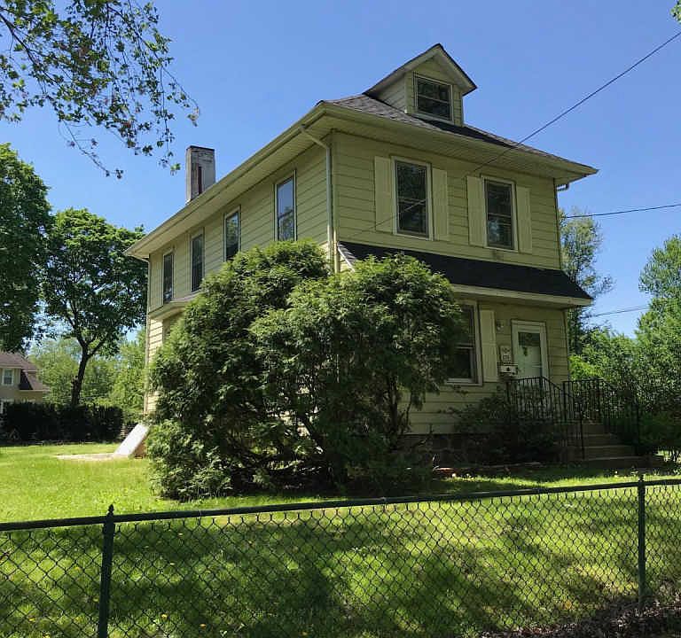 1st image of 270 Elm St
