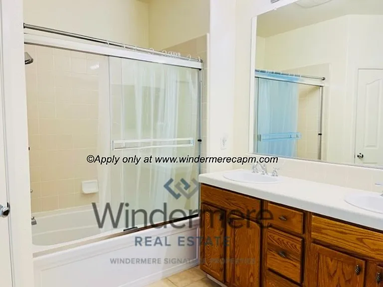 130 Penhow Cir — Photo 23