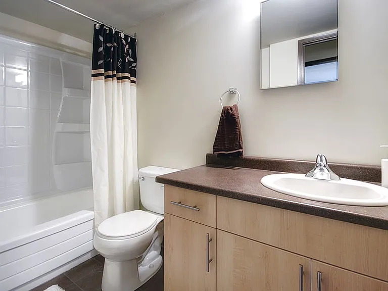 1833 Pembina Hwy — Photo 10