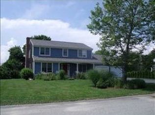 38 Bluegrass Dr, Middletown, RI 02842