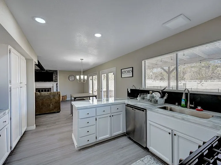2247 Marlboro Dr — Photo 53