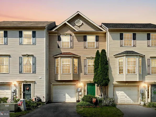 262 Country Ridge Dr, Red Lion, PA 17356