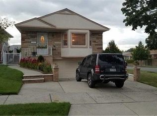 2504 163rd St, Flushing, NY 11358