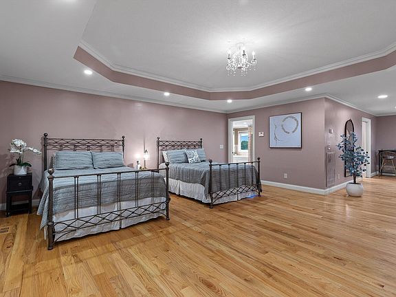 56th image of 1020 Thomas Rd
