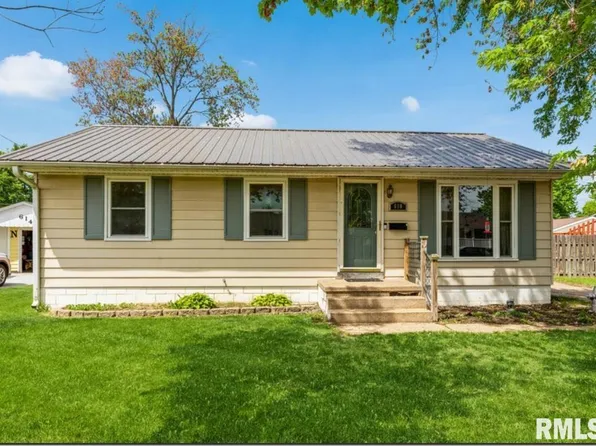 610 14th Pl, Camanche, IA 52730