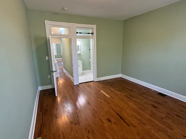 809 N Luzerne Ave — Photo 9