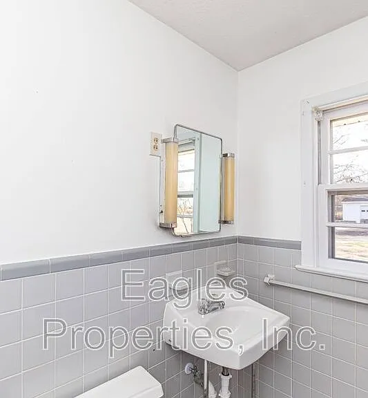 1614 US Highway 70 W — Photo 22