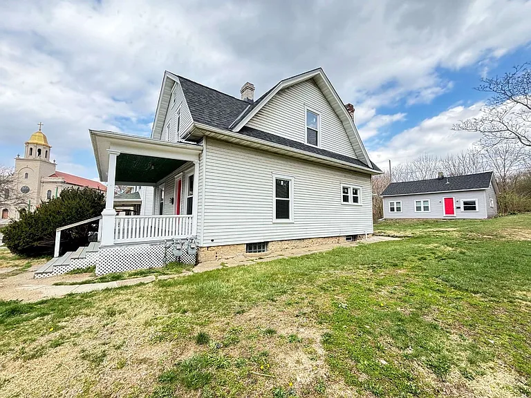 30-32 Lagonda Ave — Photo 31