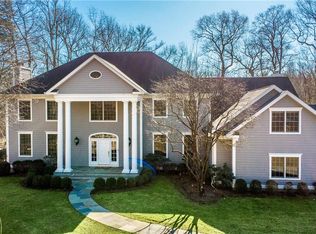 4 Fenbrook Dr, Larchmont, NY 10538