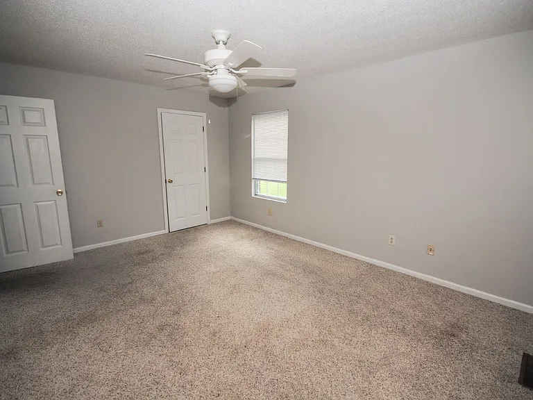 620 Oak Park Blvd #204 — Photo 47