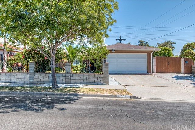 1st image of 552 Elaine Ave