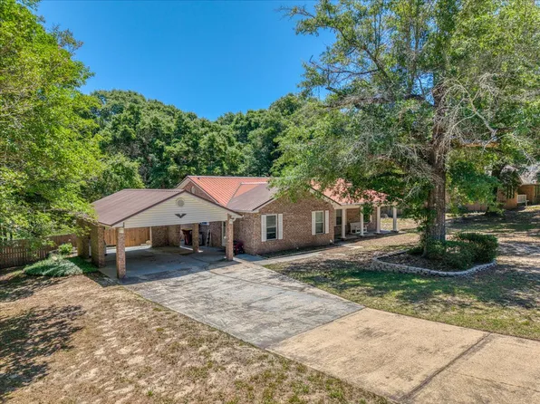 210 Shell Dr, Crestview, FL 32536