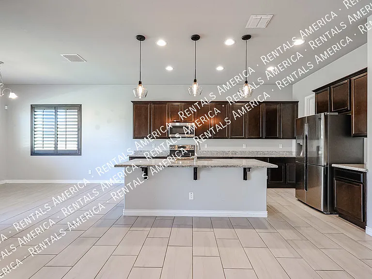 8544 W Midway Ave — Photo 10