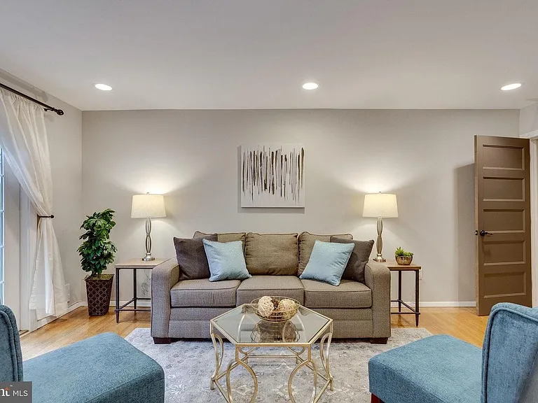 11317 Palisades Ct — Photo 7