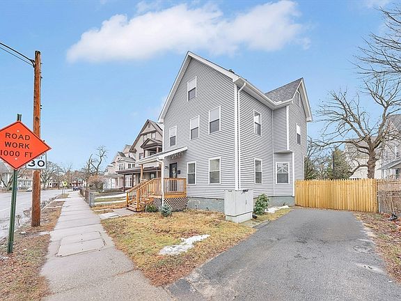 3rd image of 276 Dickinson St