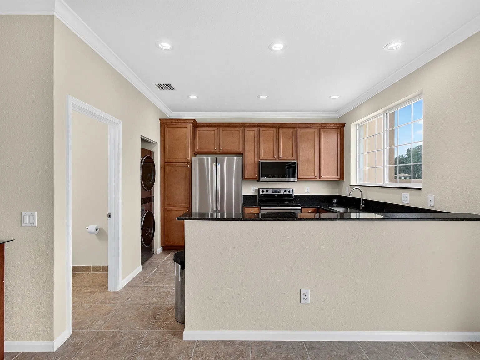 2 bed, 2.5 bath, 1402 sqft, $2,600 — Photo 3