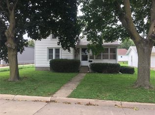 117 E Washington St, Monticello, IA 52310