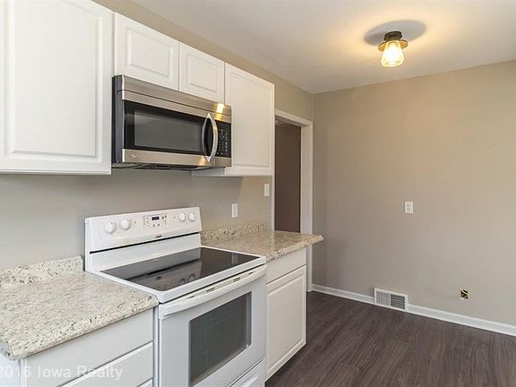 4th image of 208 Hillside Ave