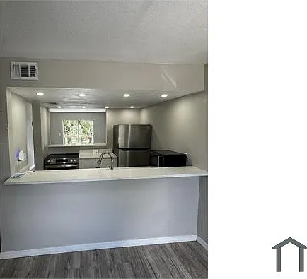 7195 E Bank Dr — Photo 2