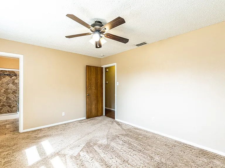 8304 Fremont Ave — Photo 25