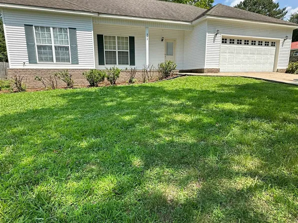 403 Stutts St, Muscle Shoals, AL 35661