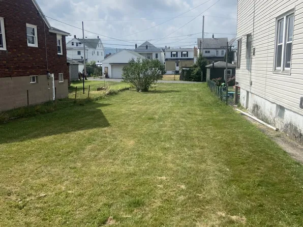 Pine St, Kulpmont, PA 17834