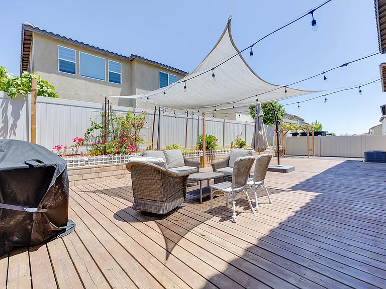 1805 Martinez Dr — Photo 40