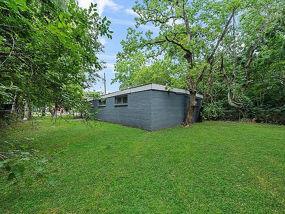 5th image of 3923 Clifton Ln