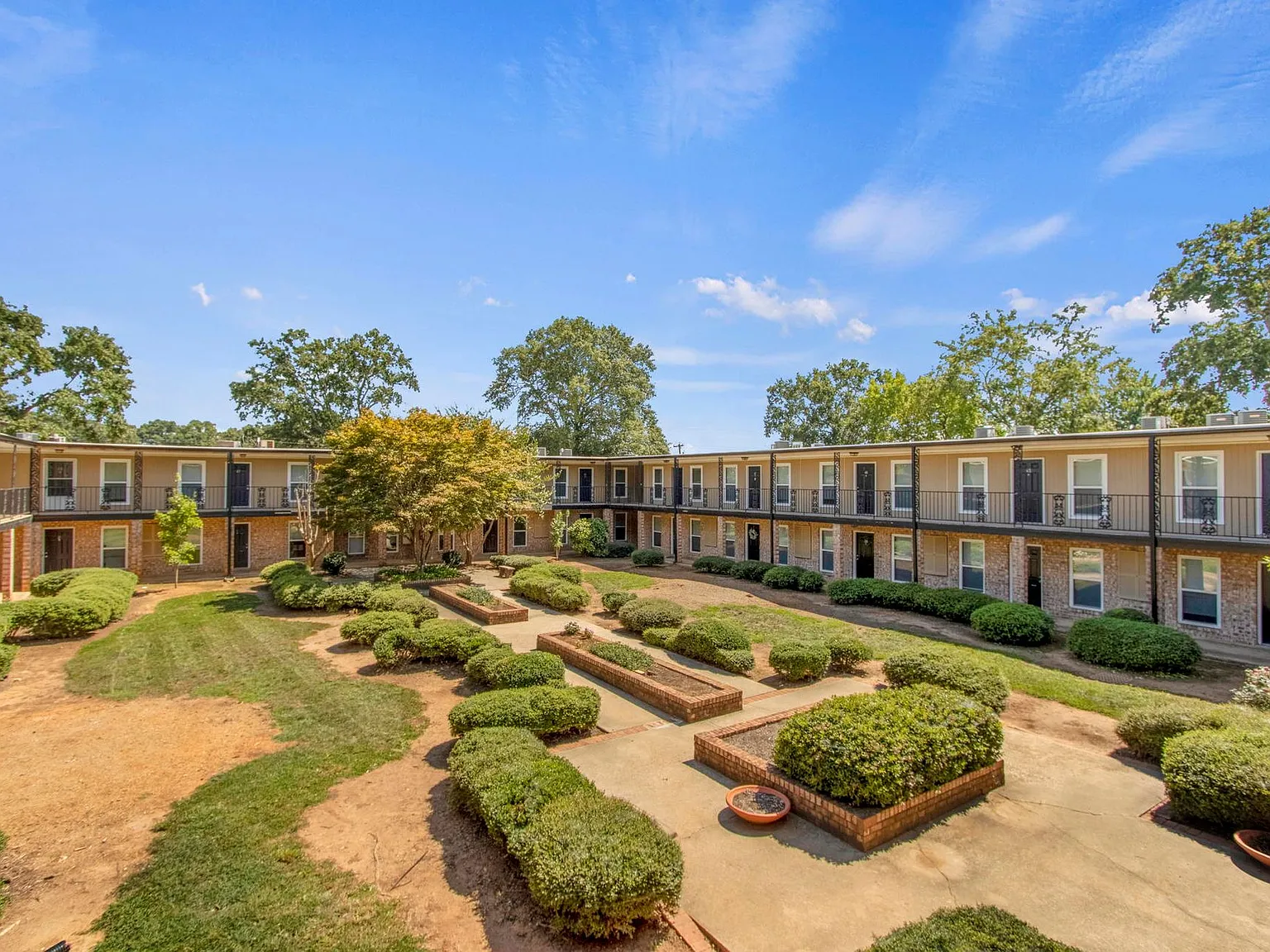 Hickory Ridge Apartments — Photo 2