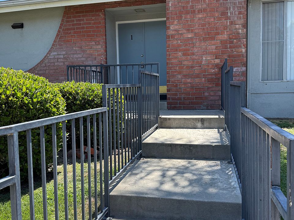 Entryway to the front door.