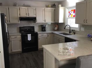 W233N7045 Salem Dr, Sussex, WI