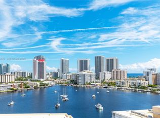 427 Golden Isles Dr APT 16F, Hallandale Beach, FL