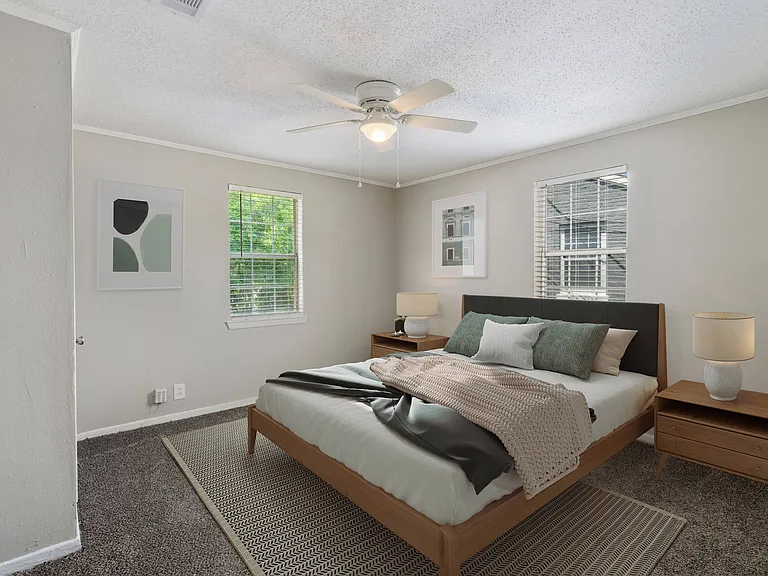 Midtown Oaks Townhomes — Photo 9