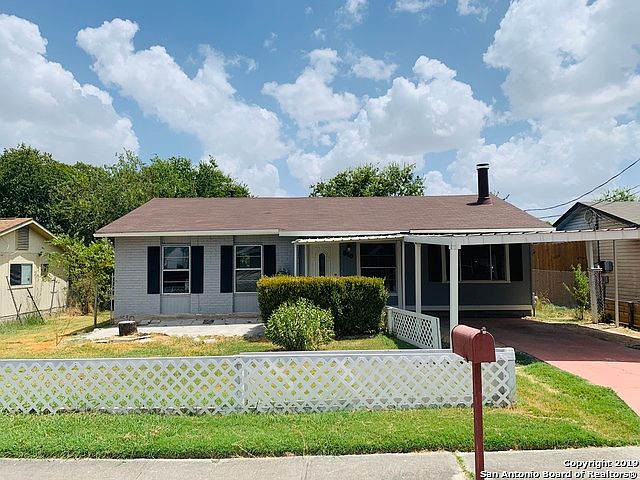 1st image of 810 Hickory Hill Dr