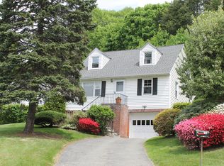 756 Sherman Ave, Thornwood, NY 10594