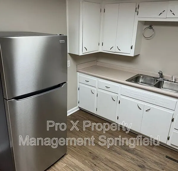 2929 E University St #6 — Photo 9