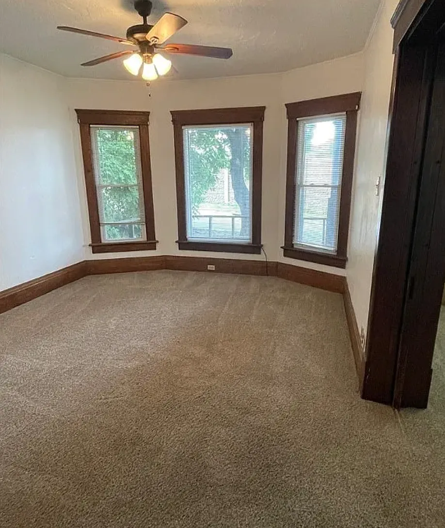 3 bed, 1946 sqft, $1,450 — Photo 1