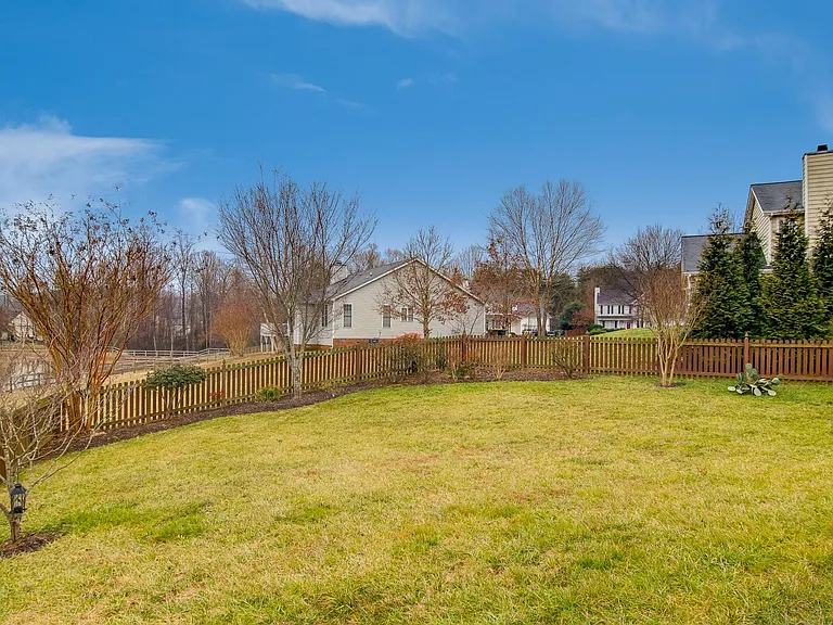 5803 Broadleaf Rd — Photo 32