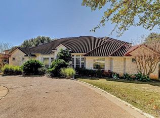 32 Wingreen Loop, The Hills, TX 78738