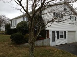 621 Eastview Ave, Somerset, MA 02726