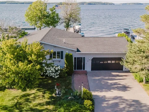 4 Washington Is, Clayton, NY 13624