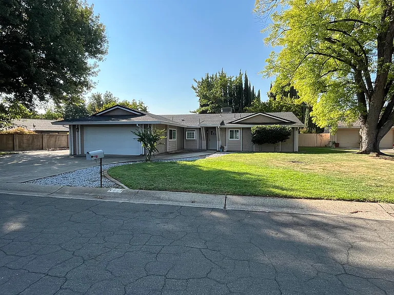 2925 Cove Point Ct — Photo 3